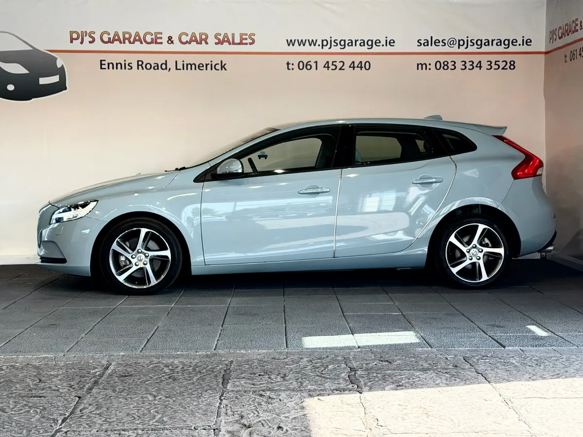 Volvo V40, 2017 - 1 Year Warranty/2 Year NCT - Image 4