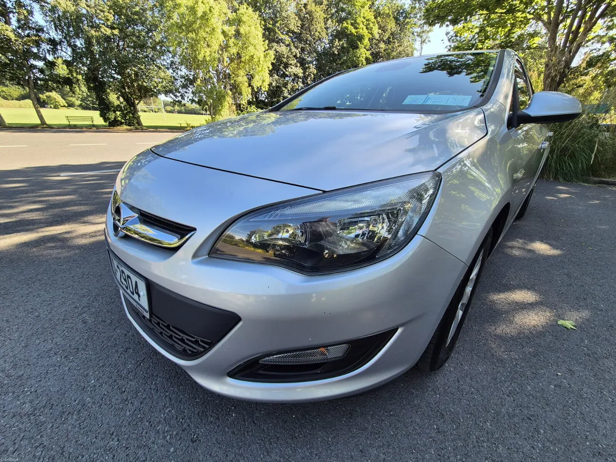 Stunning Opel Astra 2017 In Showroom Condition - Image 1