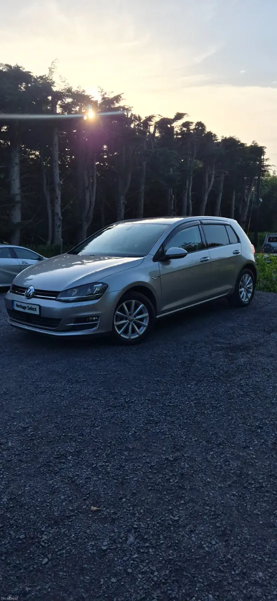 VOLKSWAGEN GOLF 1.2 AUTOMATIC 2015 - Image 2