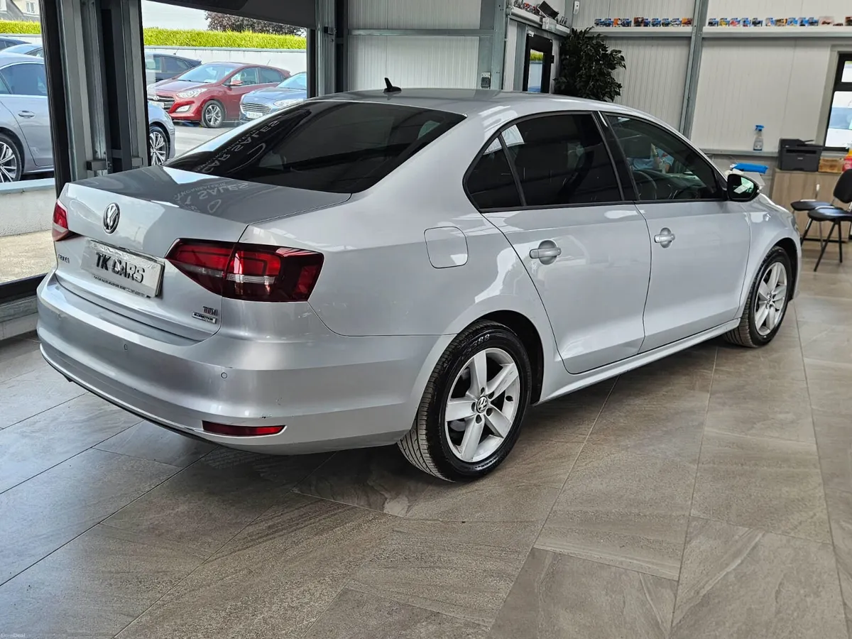 16 VOLKSWAGEN JETTA COMFORTLINE EDITION - Image 3