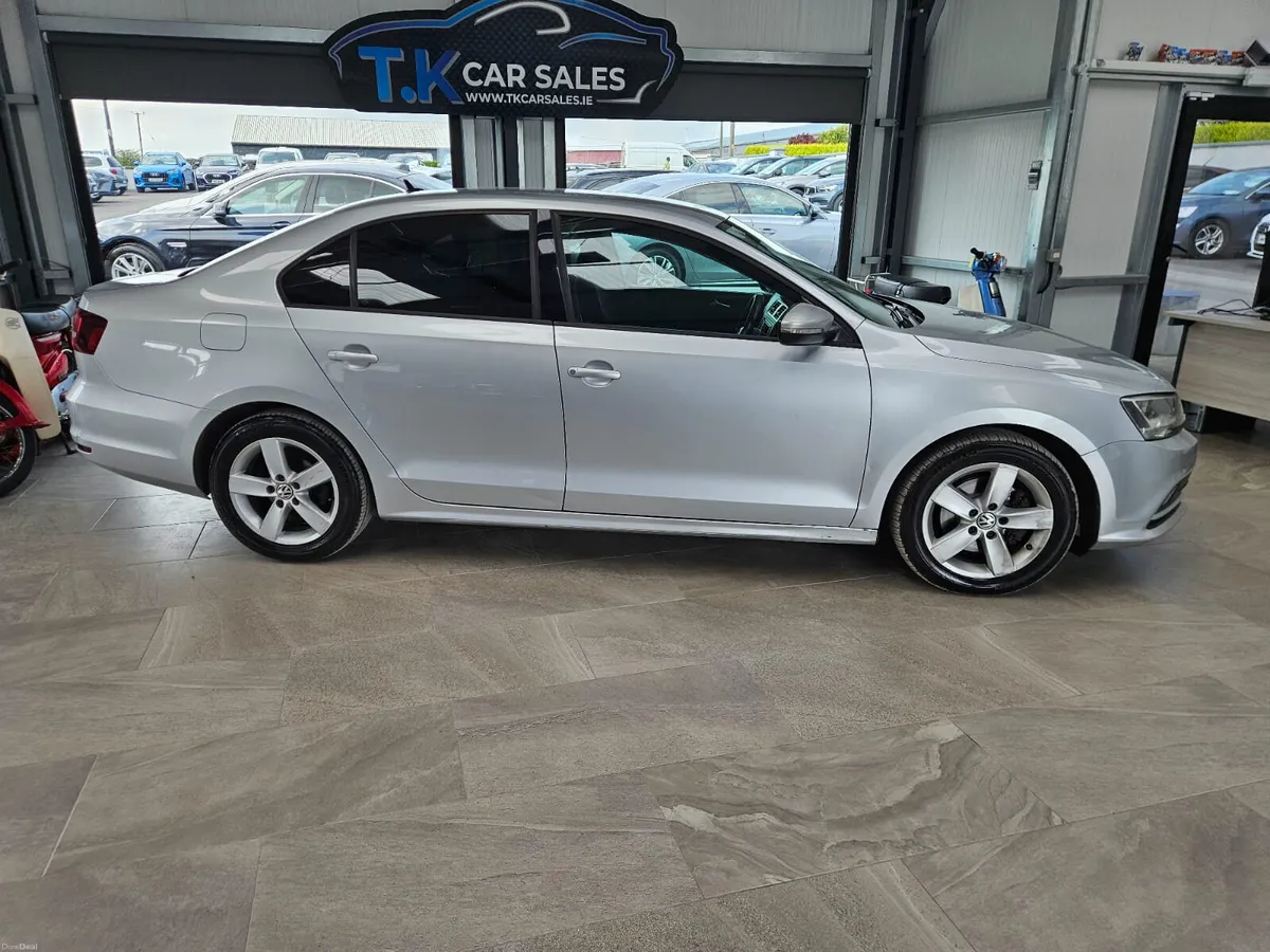 16 VOLKSWAGEN JETTA COMFORTLINE EDITION - Image 2