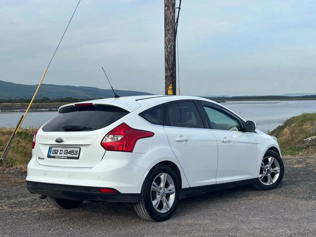Ford Focus 2013 - Image 2