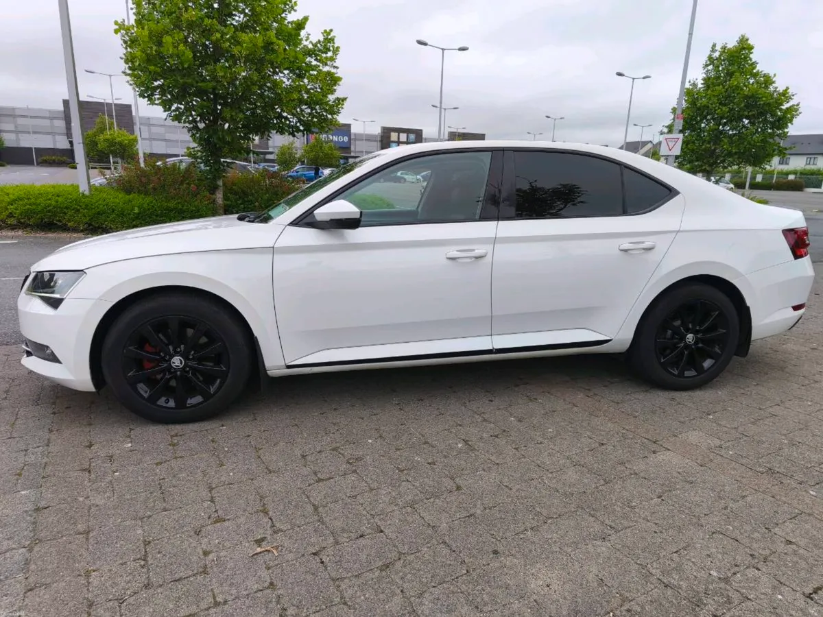 2016 Skoda Superb 1.6TDI - Image 4
