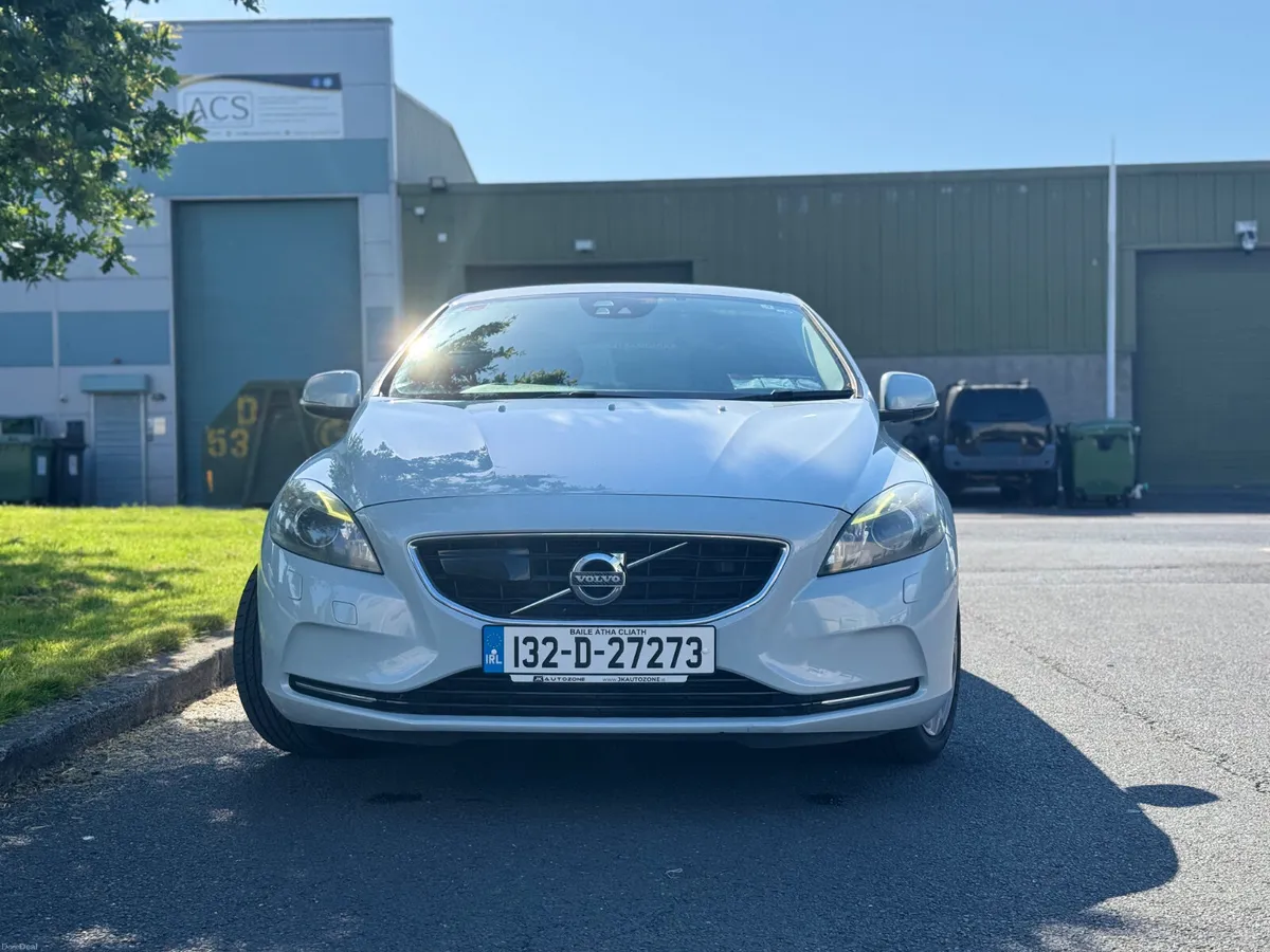 Volvo V40 2013 1.6T 180HP Automatic Low Mileage - Image 2