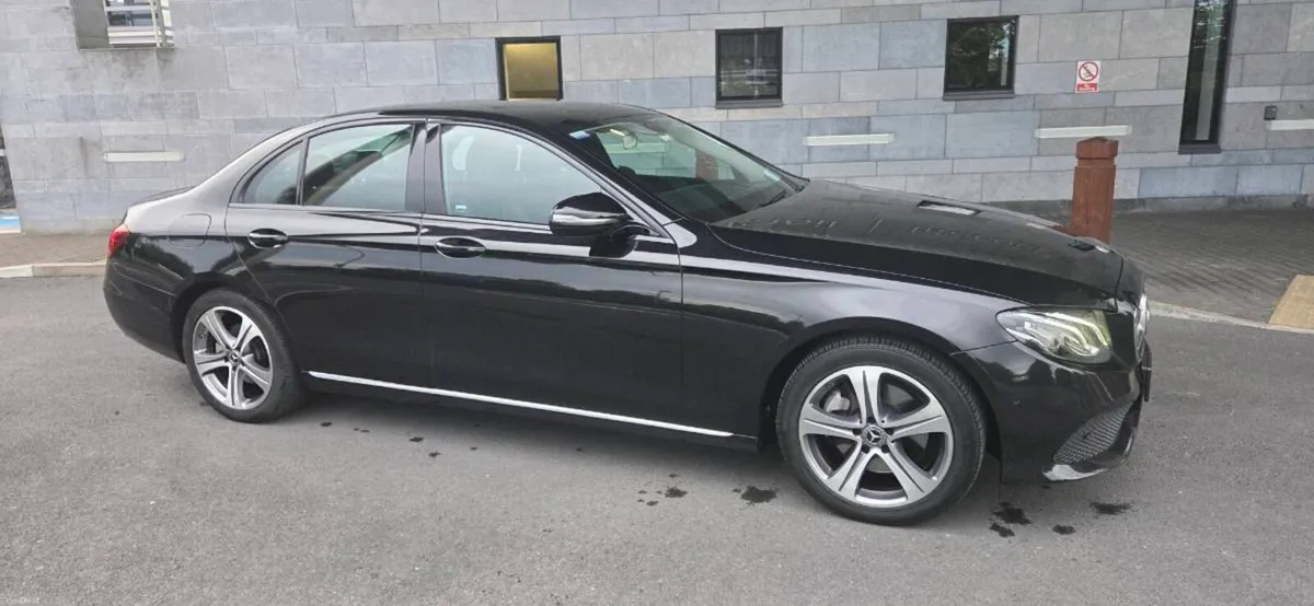 Mercedes E220 - Image 2
