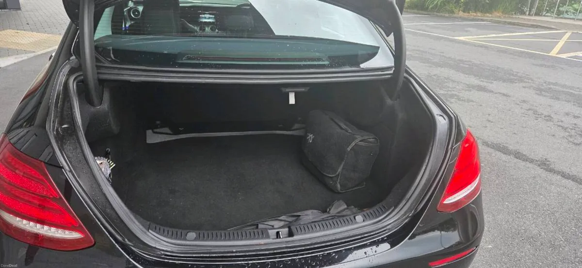 Mercedes E220 - Image 6
