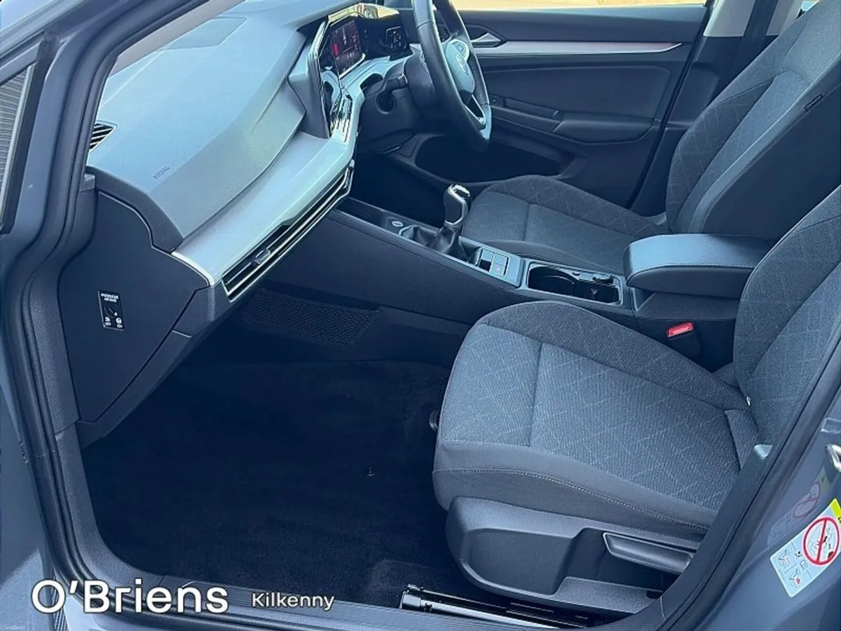 Volkswagen Golf 2.0 TDI 115HP Life - Image 4