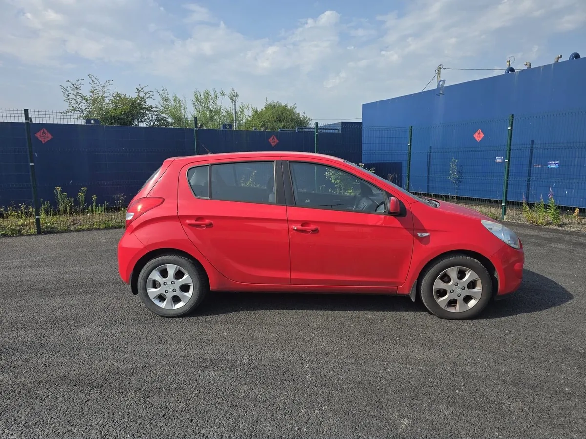 Hyundai i20 - Image 4