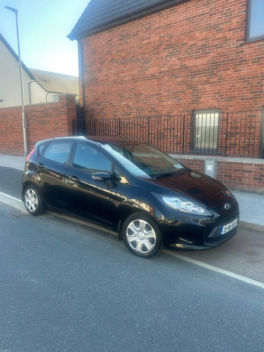 Ford Fiesta 2009 - Image 2