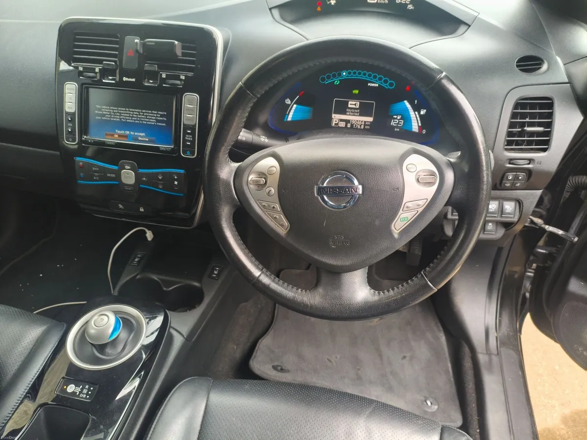 2017 Nissan Leaf - Image 2