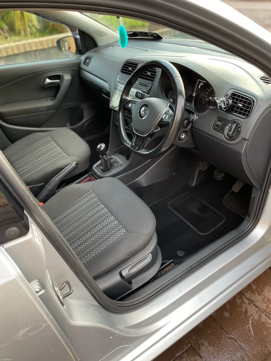 Volkswagen Polo - Image 5