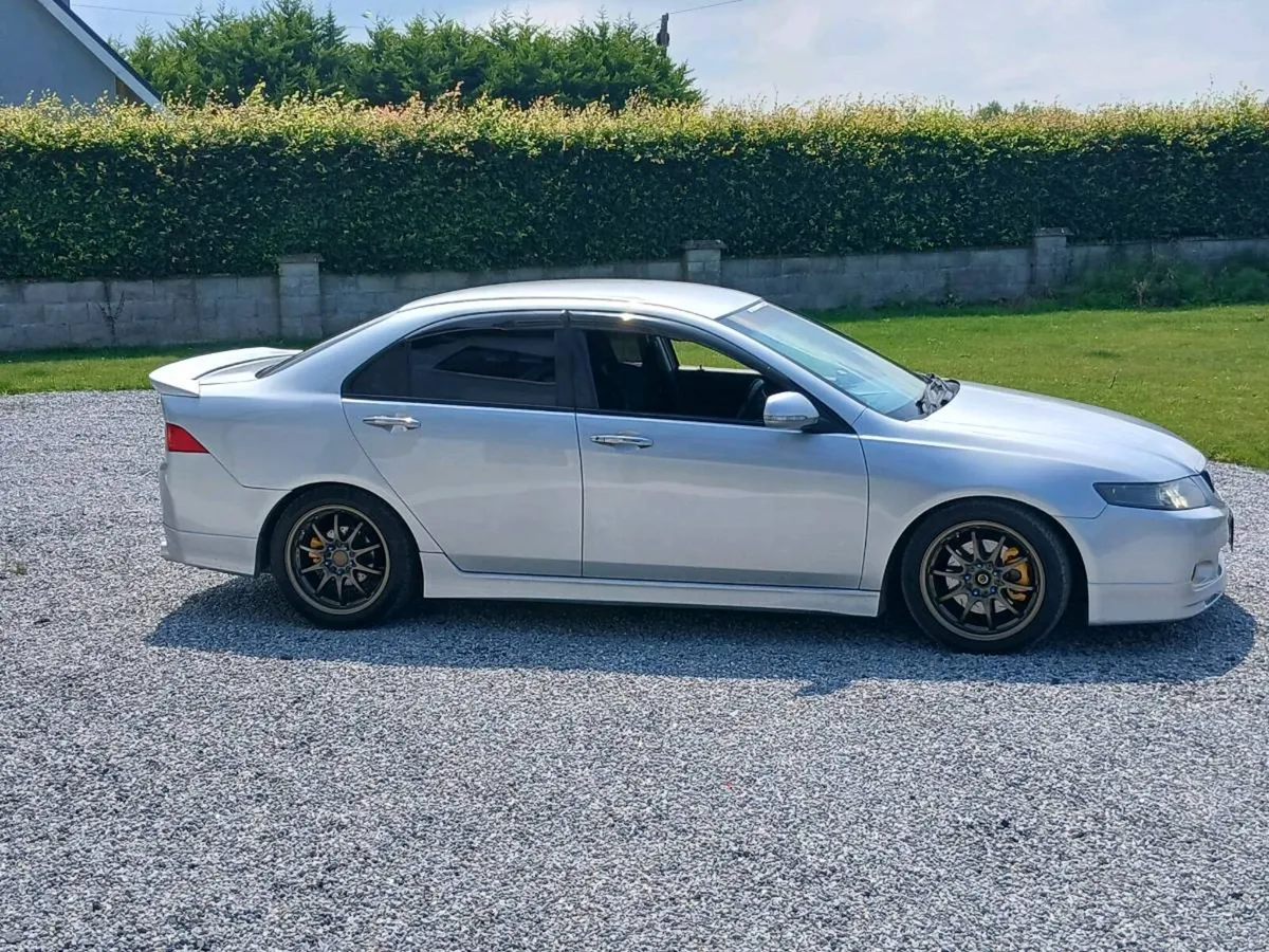 Honda accord euro r cl7 - Image 1