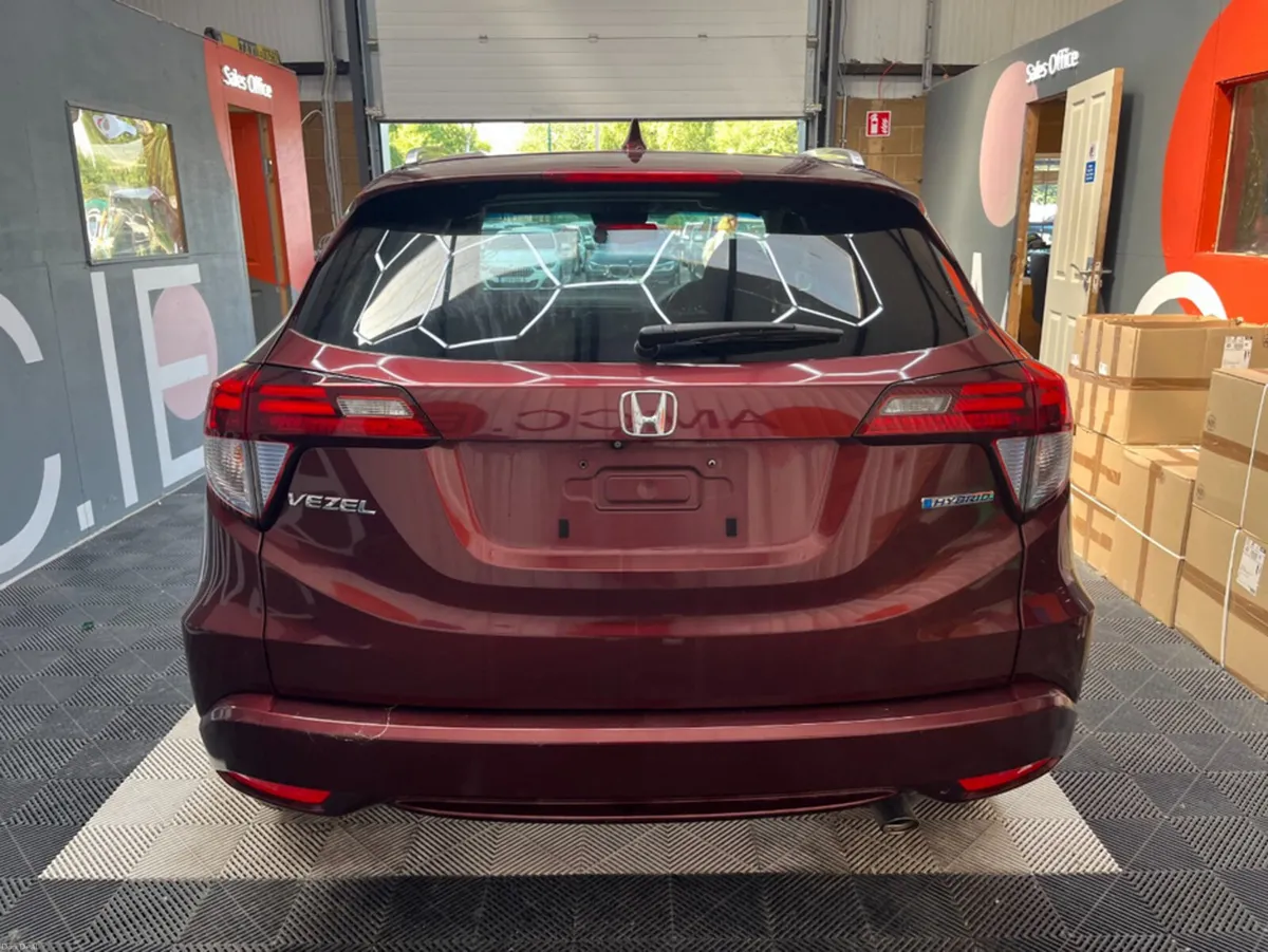Honda Vezel 2015 HONDA VEZEL HYBRID Z 1.5 AUTOMATI - Image 3