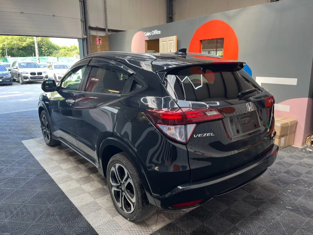 Honda Vezel 2018 HONDA VEZEL HYBRID Z 1.5 AUTOMATI - Image 4