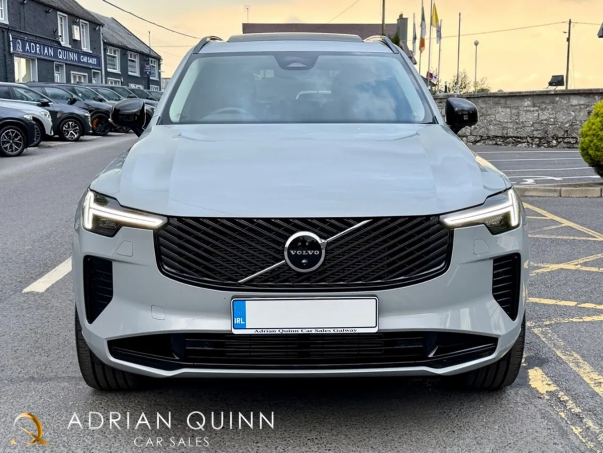 Volvo XC90 T8 PLUS  PHEV AWD AUTO - Image 6
