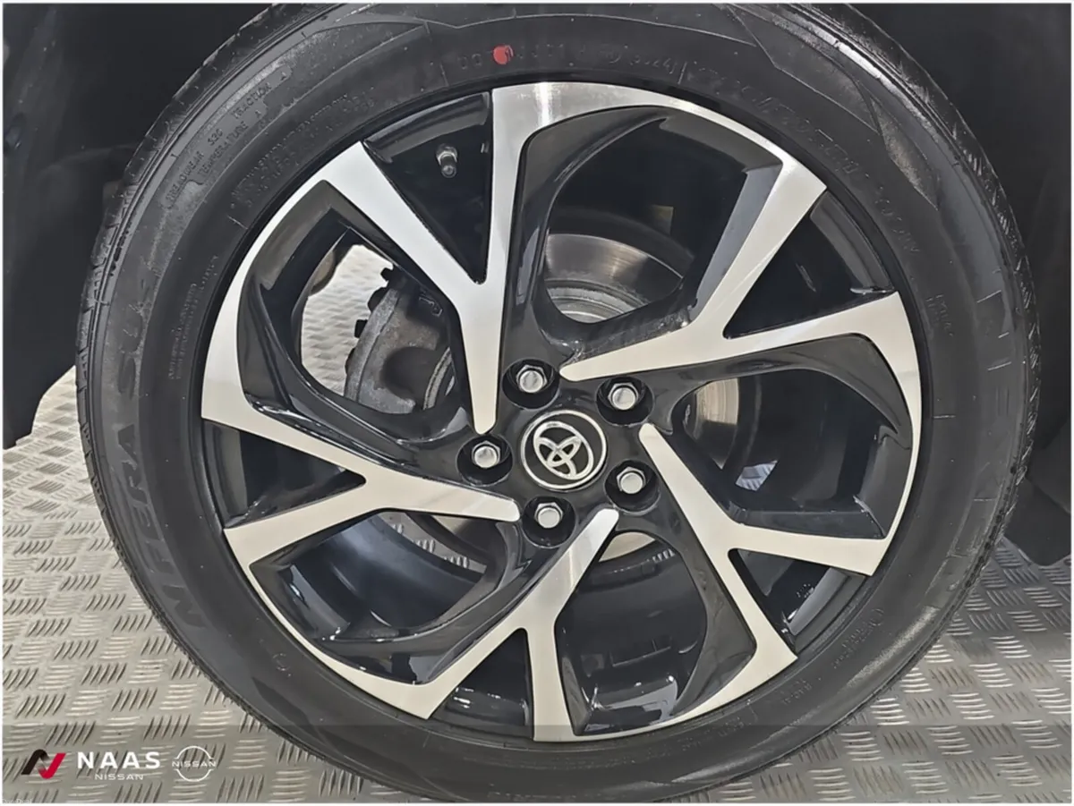 Toyota C-HR HYBRID LUNA SPORT 4DR AUTO - Image 6