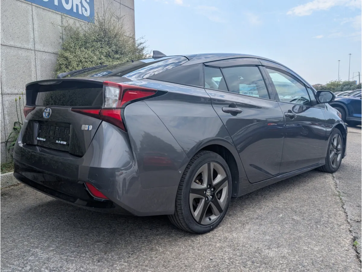 Toyota Prius TOURING SELECTION AUTOMATIC HYBRID 1. - Image 6