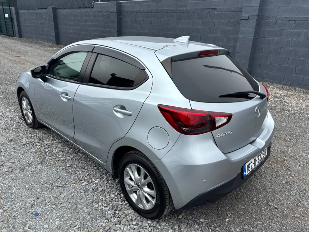 Mazda Demio 1.5 DIESEL 5DR AUTO - Image 4