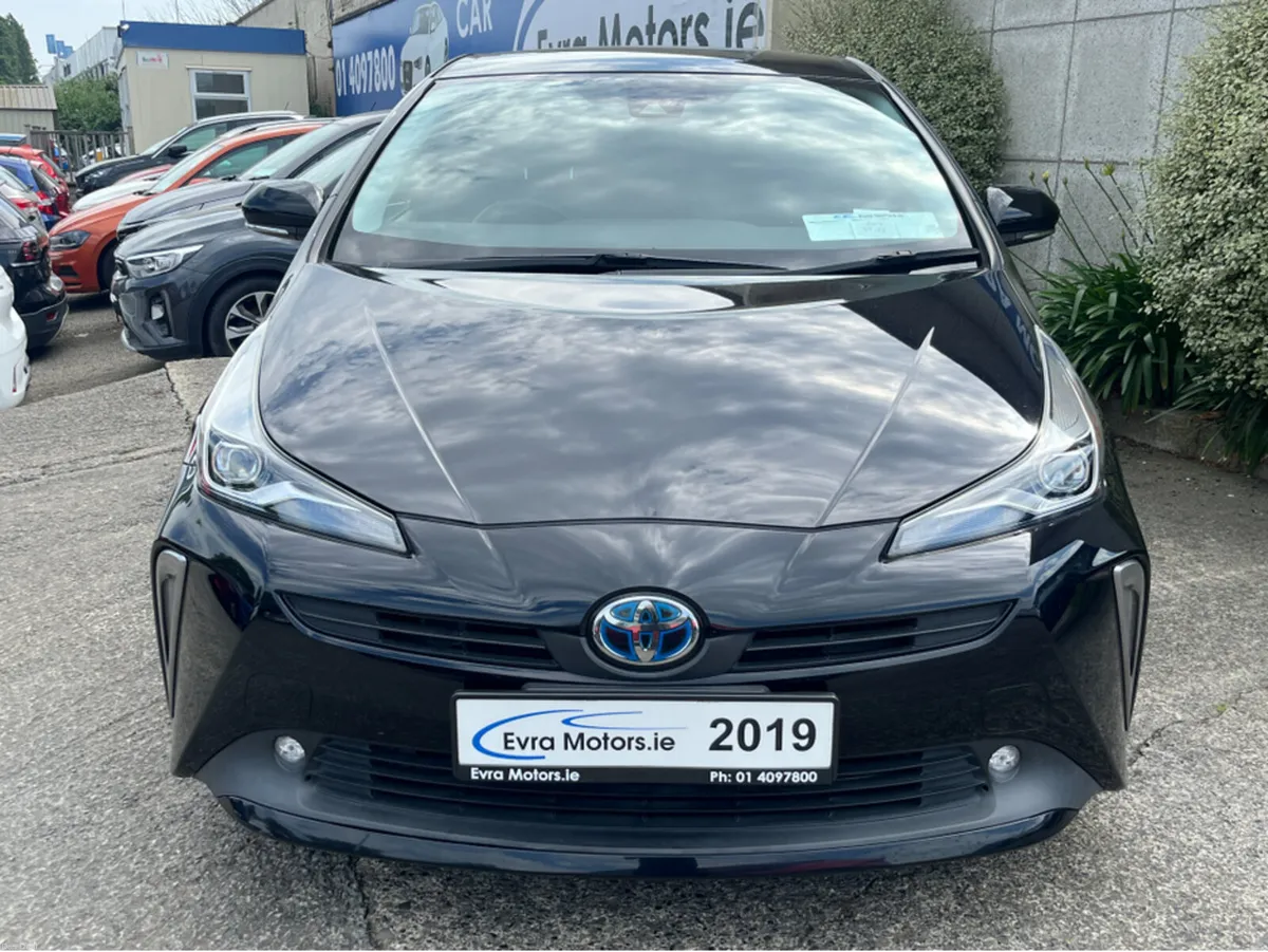 Toyota Prius TOURING SELECTION AUTOMATIC HYBIRD 1. - Image 2