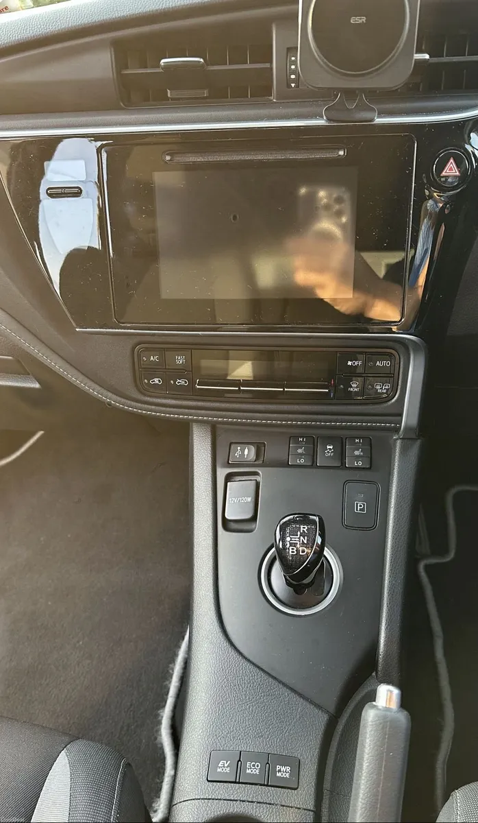 Toyota Auris 2017 SOL Estate - Image 5