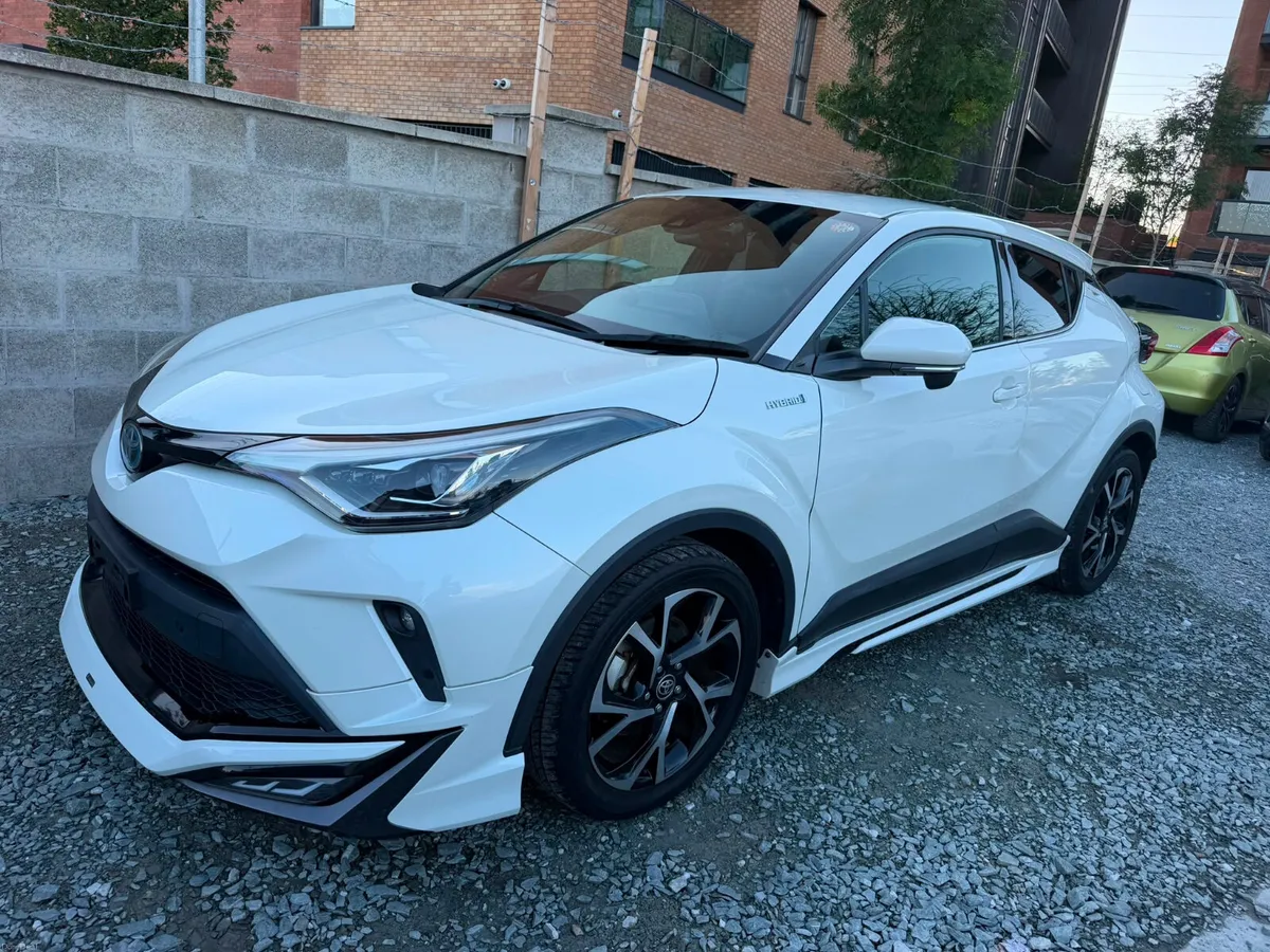TOYOTA C-HR 2020, 1.8 HYBRID AUTO LOW KM HIGH SPEC - Image 2