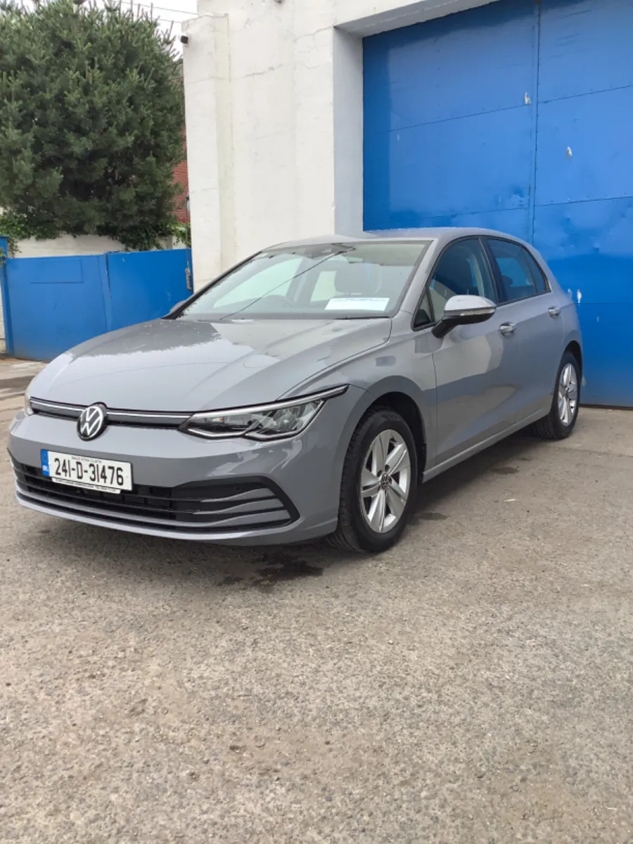 Volkswagen Golf 2024 - Image 1