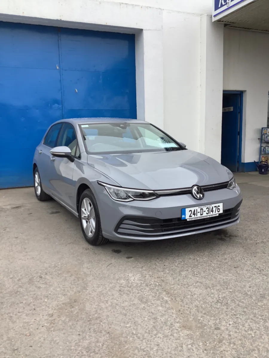 Volkswagen Golf 2024 - Image 2