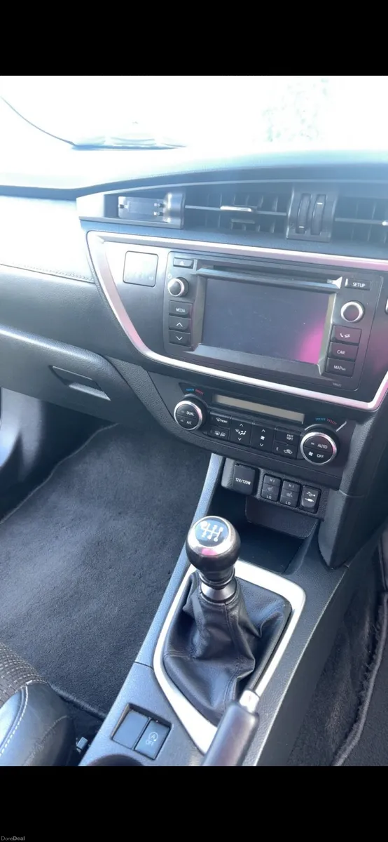 Toyota Auris 2014 - Image 4