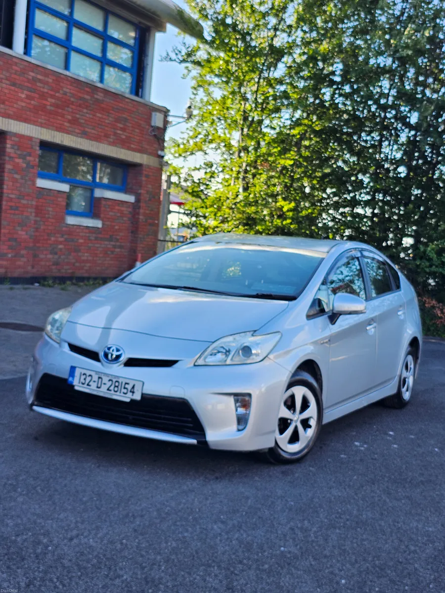 Toyota Prius 2013 Automatic - Image 1