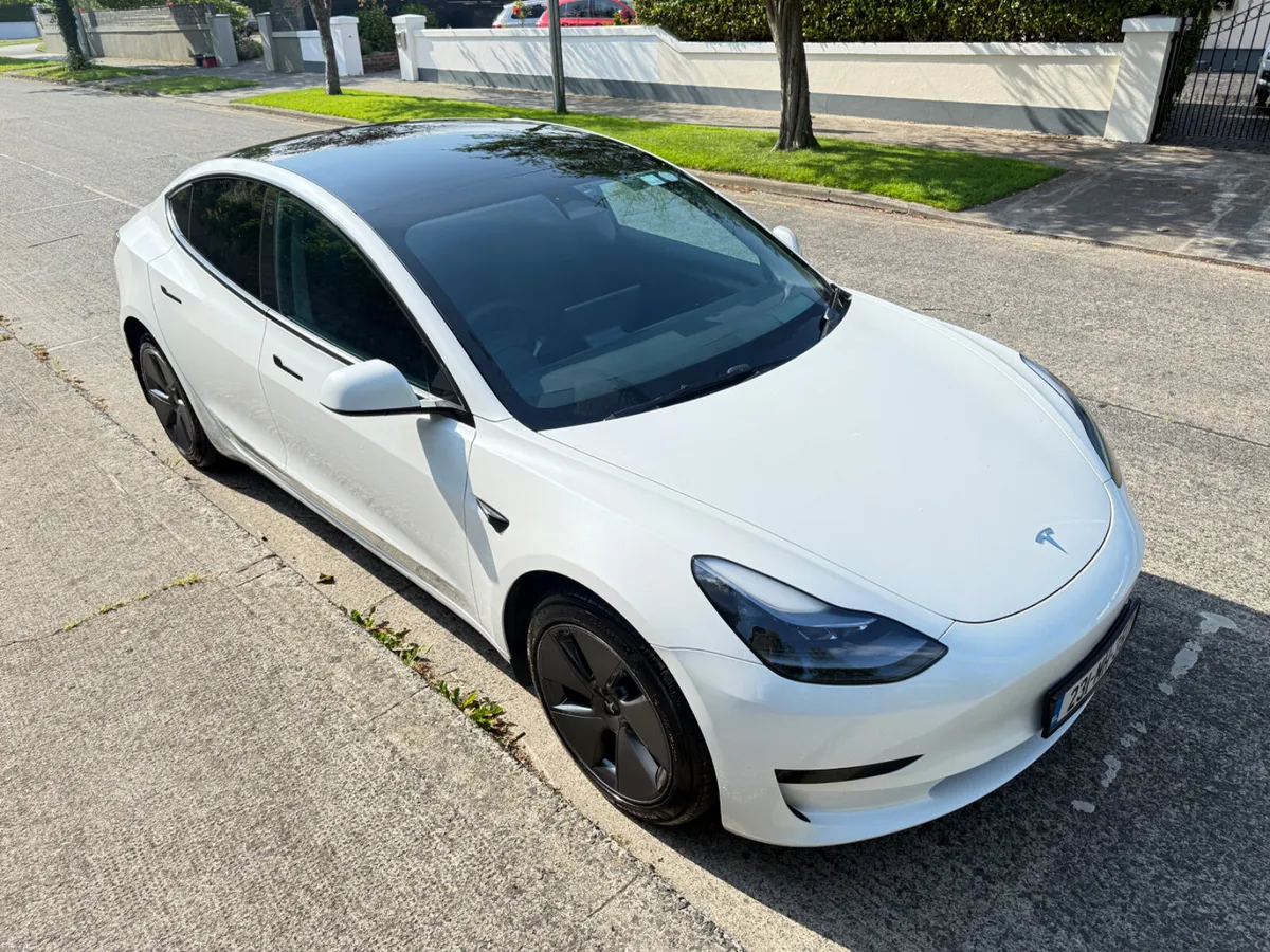 TESLA MODEL 3 2023 RWD 400KM + RANGE - Image 6