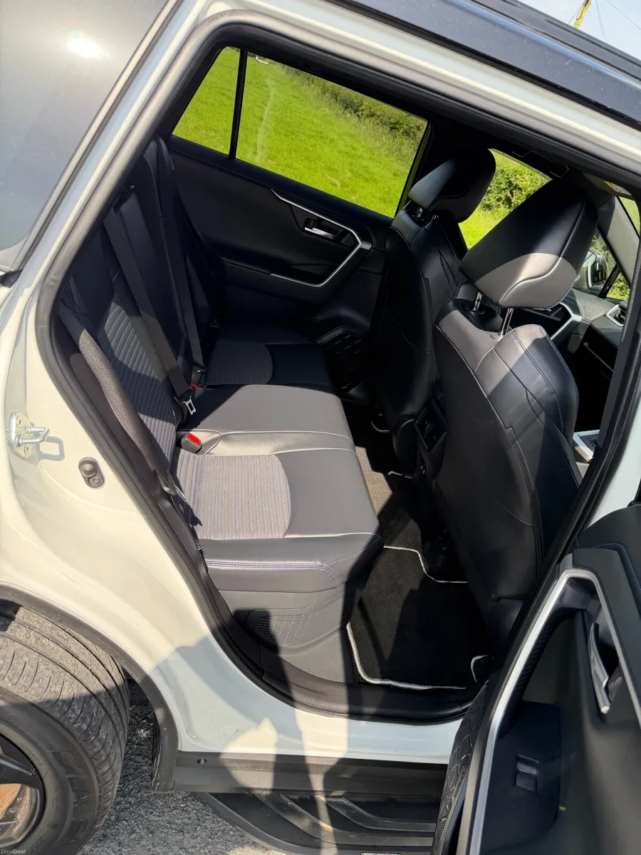 Toyota RAV4 2020 - Image 2