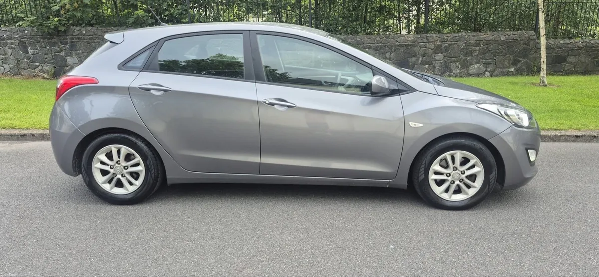 13 Hyundai I30 NCTd LOW MILEAGE - Image 2