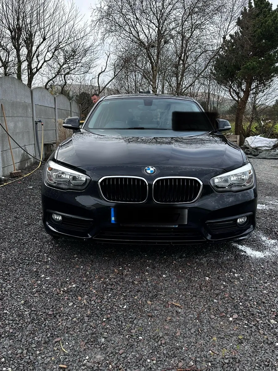 BMW series 1 - Image 1