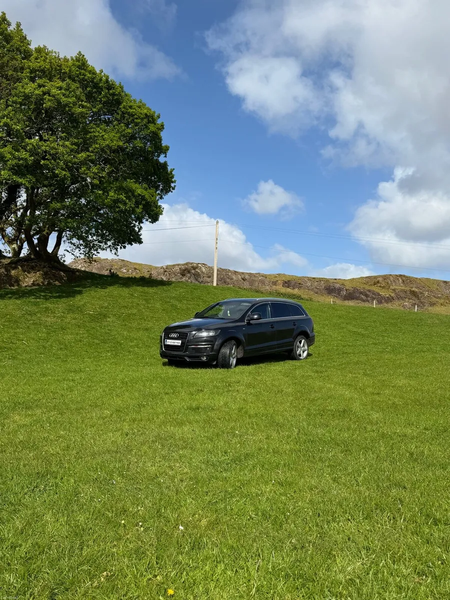 Audi Q7 - Image 2