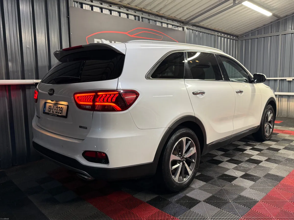 2019 Kia Sorento 2.2 K2 High-Spec Manual - Image 3