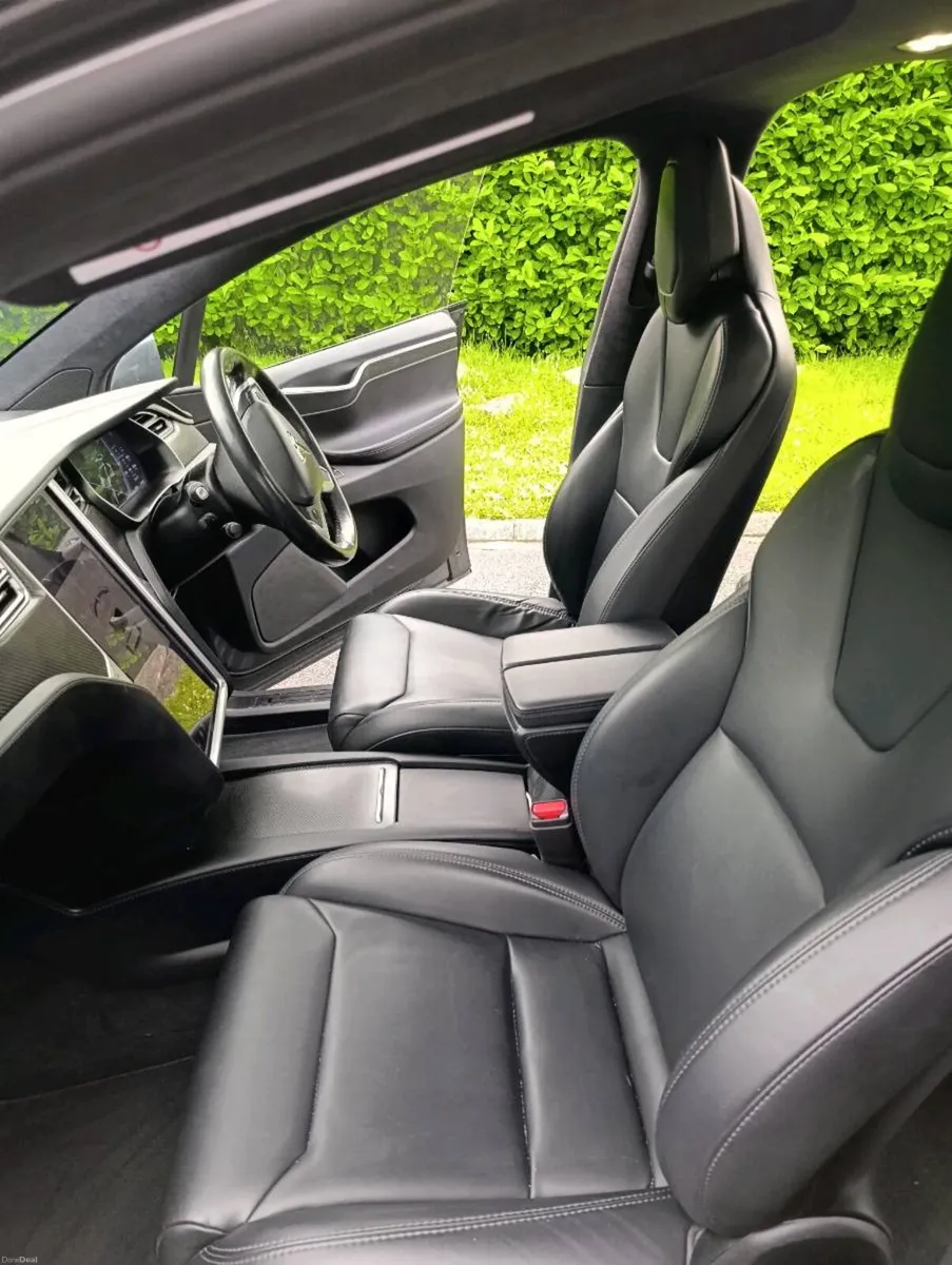 Tesla Model X 100D 7 seater - Image 5