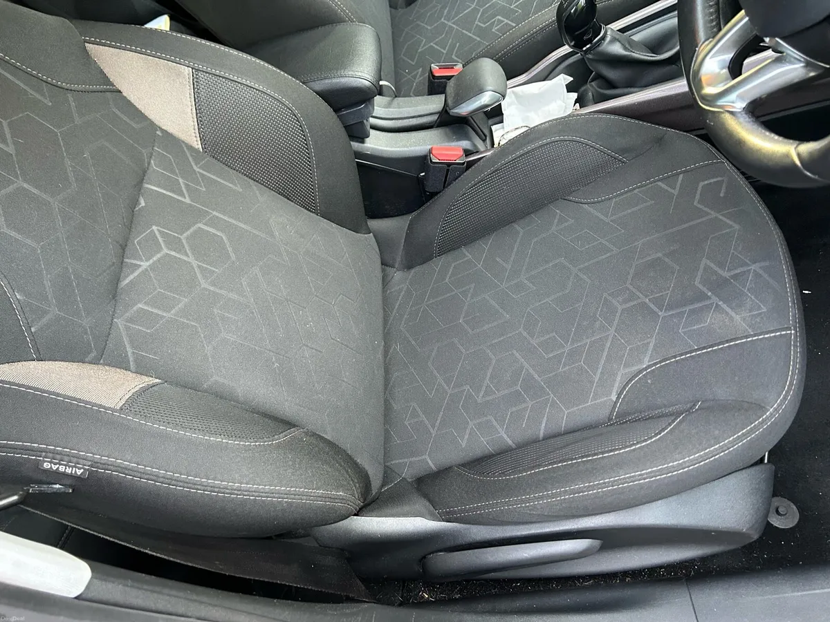 Peugeot 2008 - Image 5