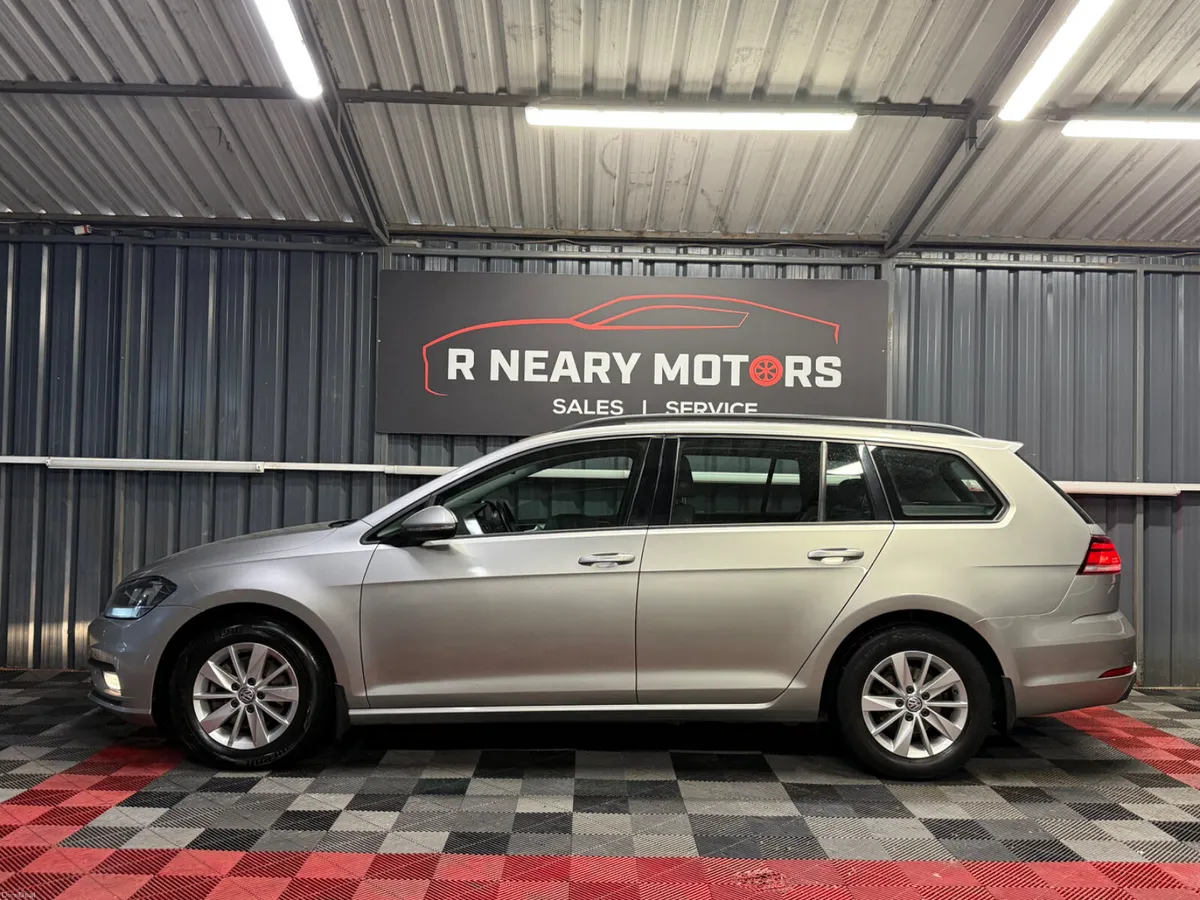 2018 Volkswagen Golf 1.6  Trendline Estate - Image 3