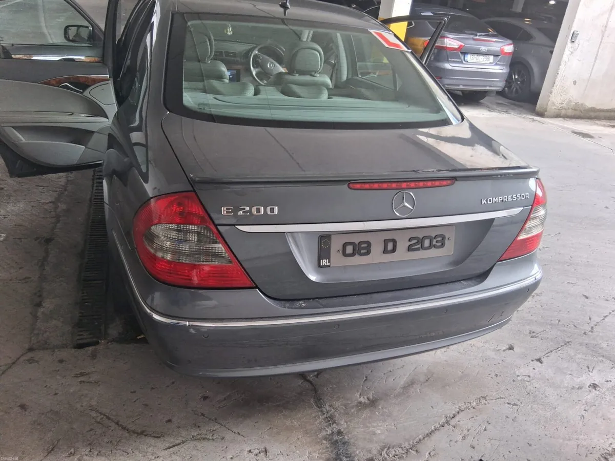 Mercedes e200 sunroof - Image 2