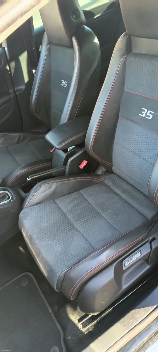 Volkswagen Golf GTI edition 35 - Image 4