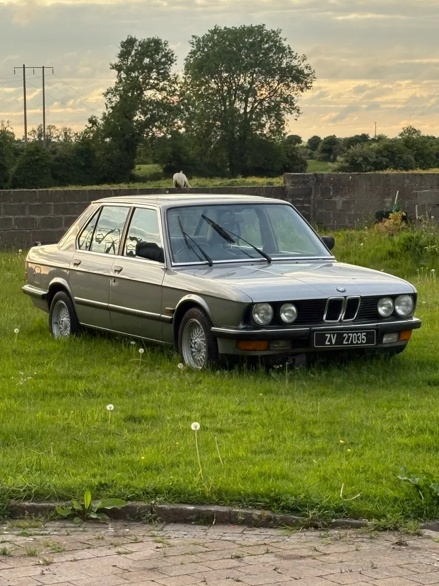 BMW E28 525E - Image 1