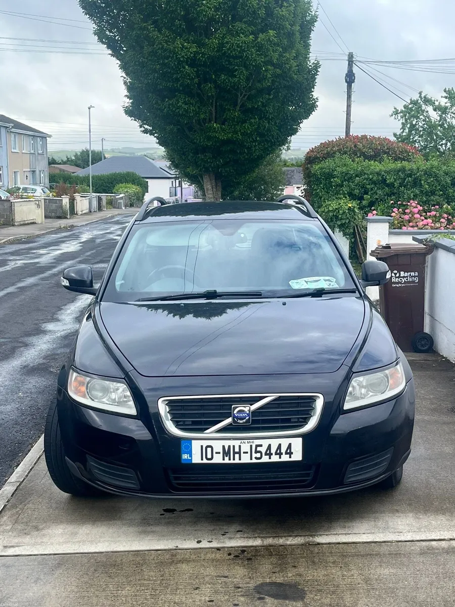 Volvo V50 - Image 1