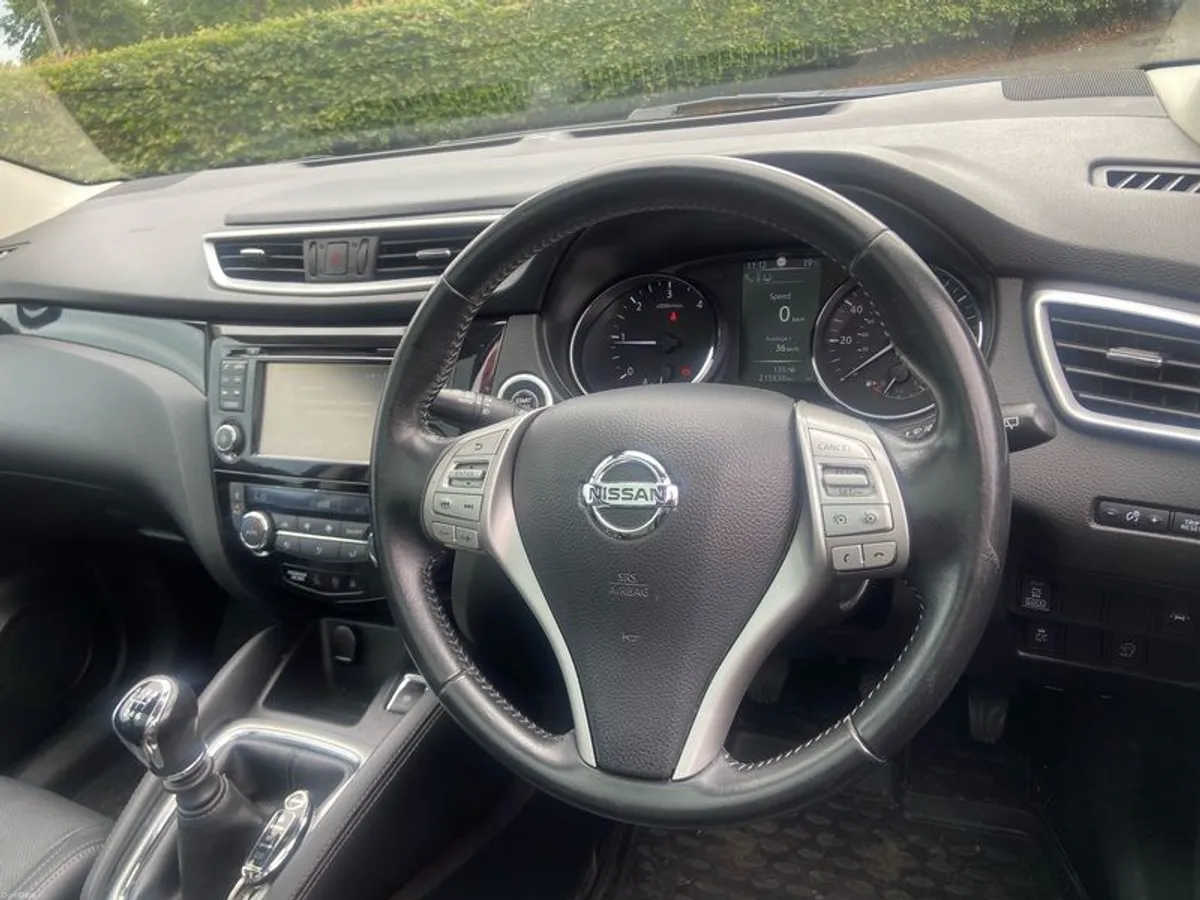 2017 Nissan Qashqai 1.6 DCI Tekna 4X4 - Image 5