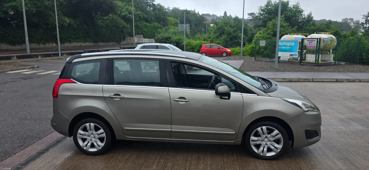 Peugeot 5008 2016 New Nct Panoramic roof - Image 4