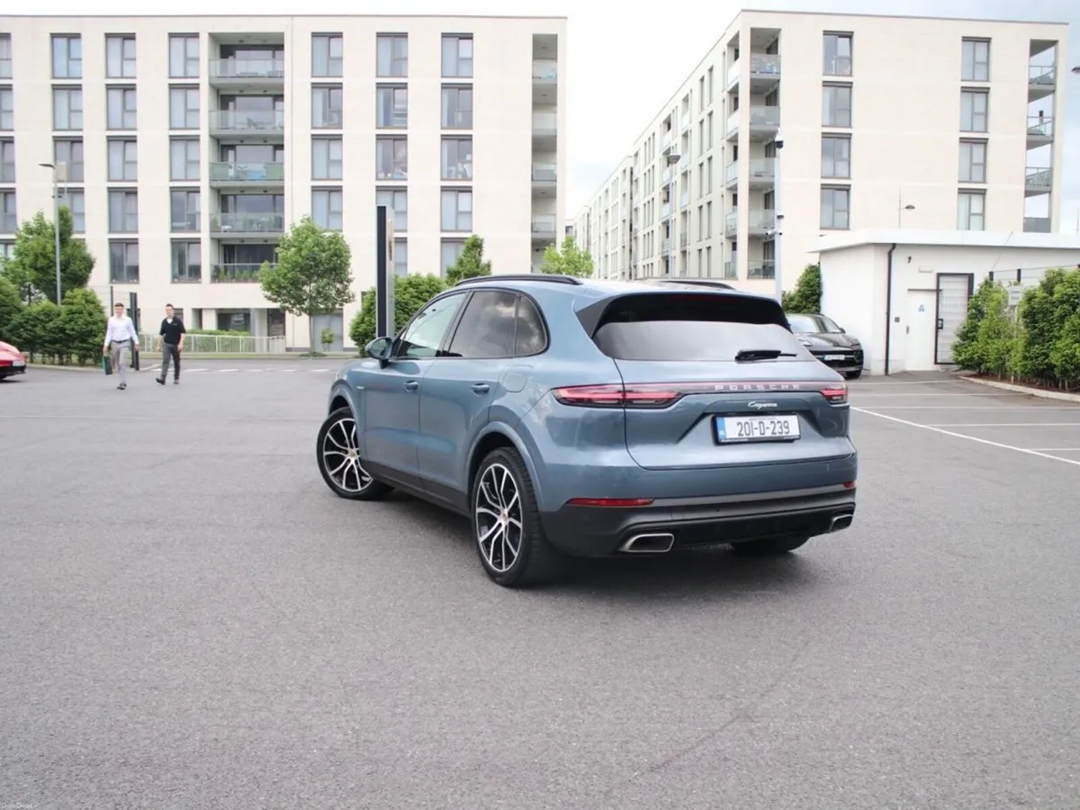 Porsche Cayenne E-Hybrid - Image 3