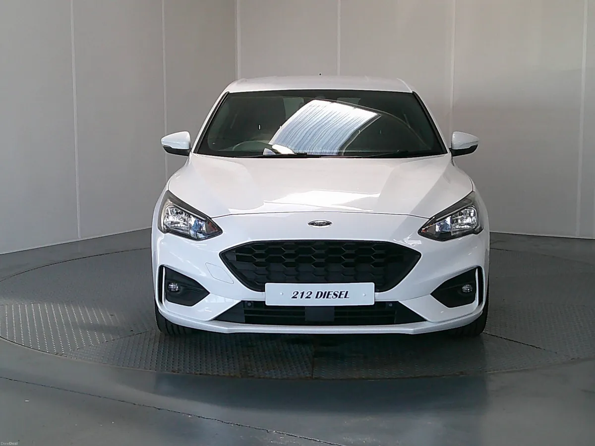 Ford Focus 2021 - Image 2