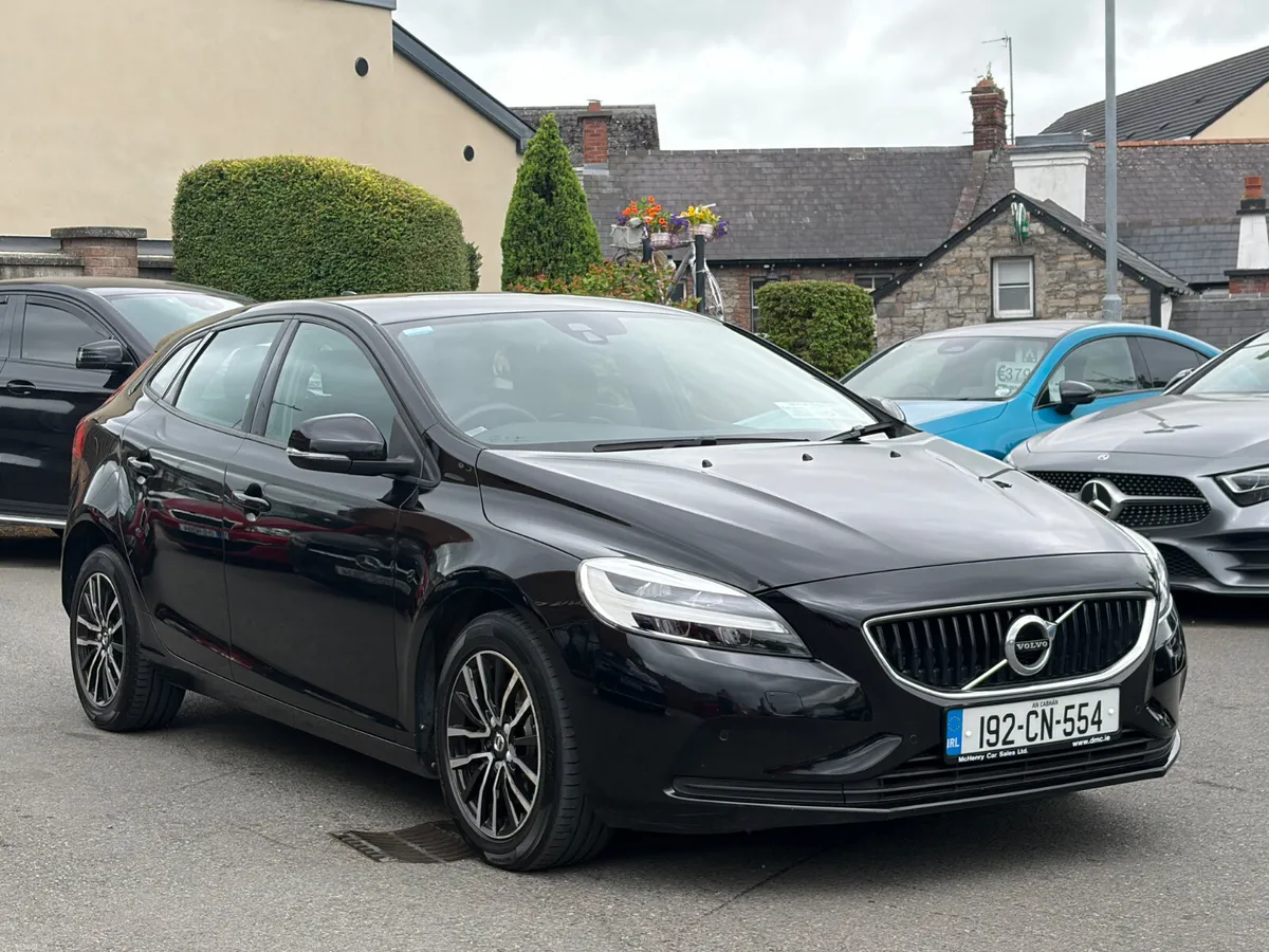 192 Volvo V40 Momentum 1.5 Petrol T2 - Image 3