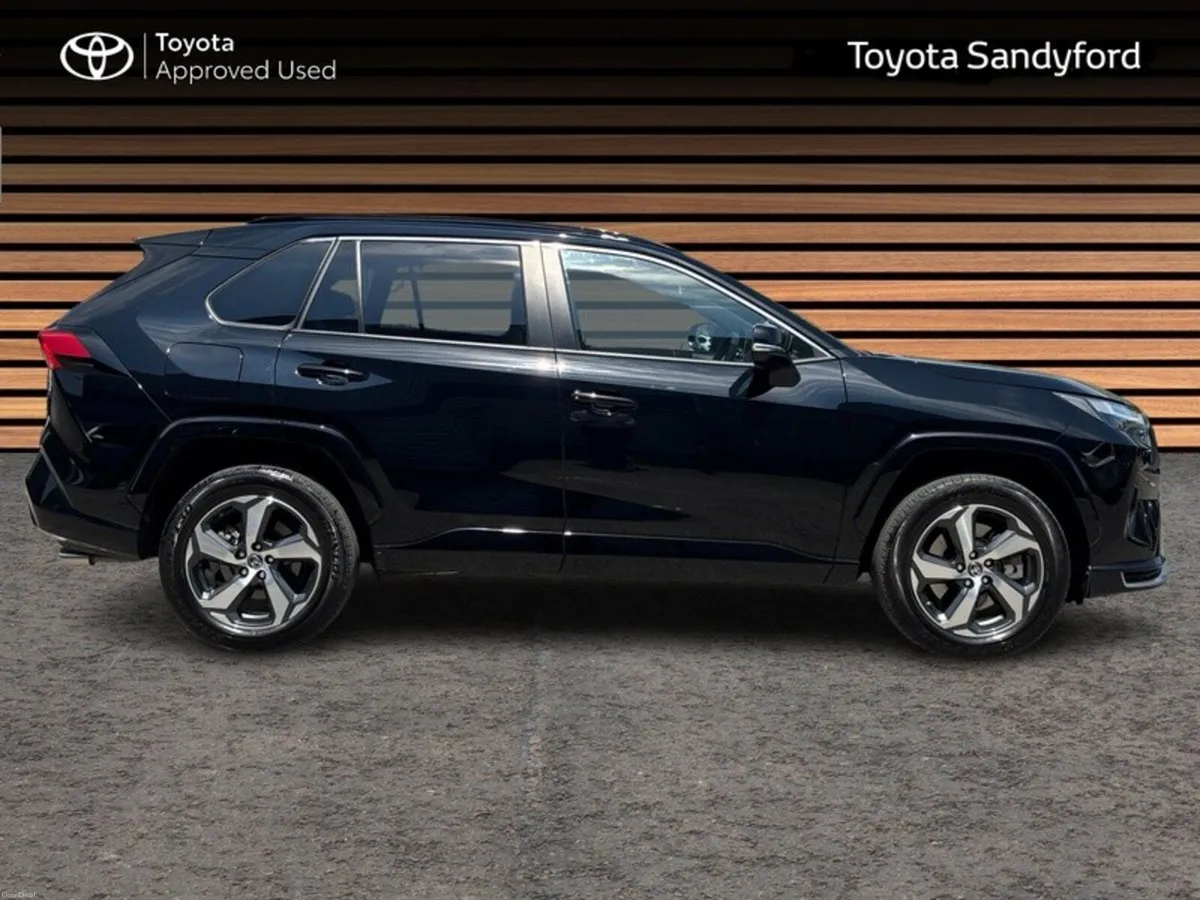 Toyota RAV4 AWD SOL PHEV // FULL LEATHER HEATED SE - Image 3