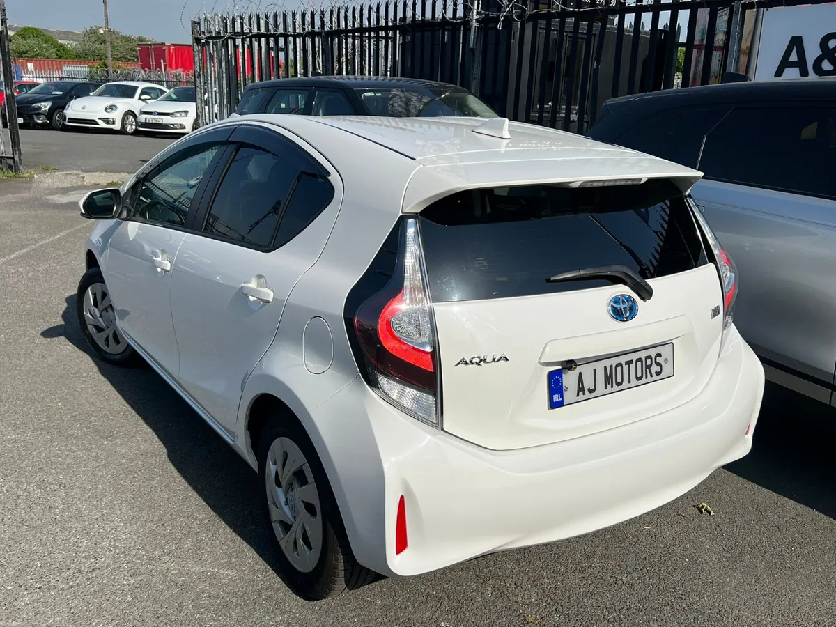 2021 TOYOTA AQUA 1.5 HYBRID - Image 4