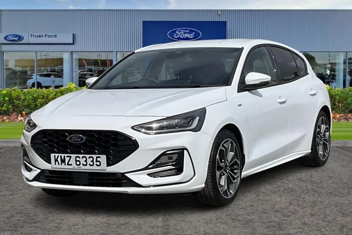 Ford Focus 1.0T EcoBoost MHEV ST-Line X Hatchback - Image 5